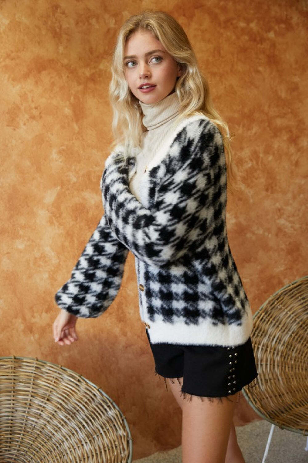 Davi & Dani Houndstooth Button Down Cardigan