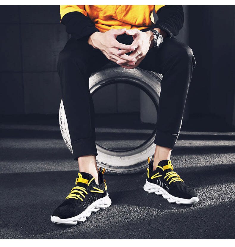 Sports and leisure breathable mesh running shoes