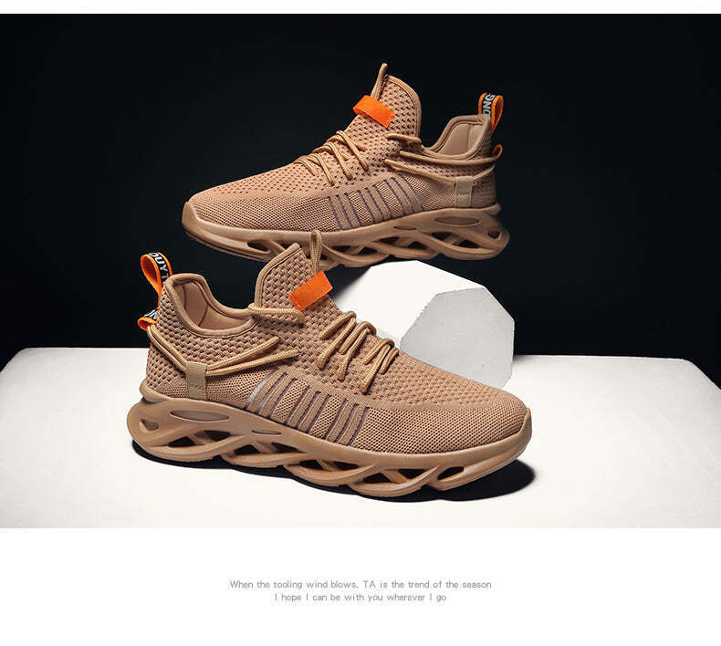 Sports and leisure breathable mesh running shoes