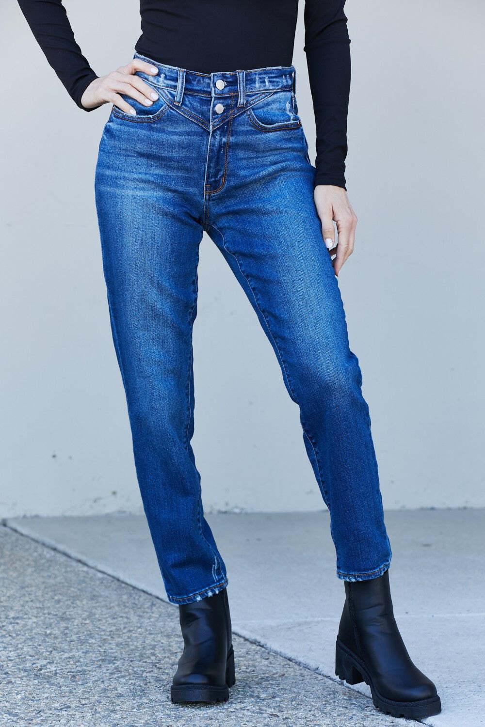 Judy Blue Full Size Distressed Straight Leg Jeans with Pockets