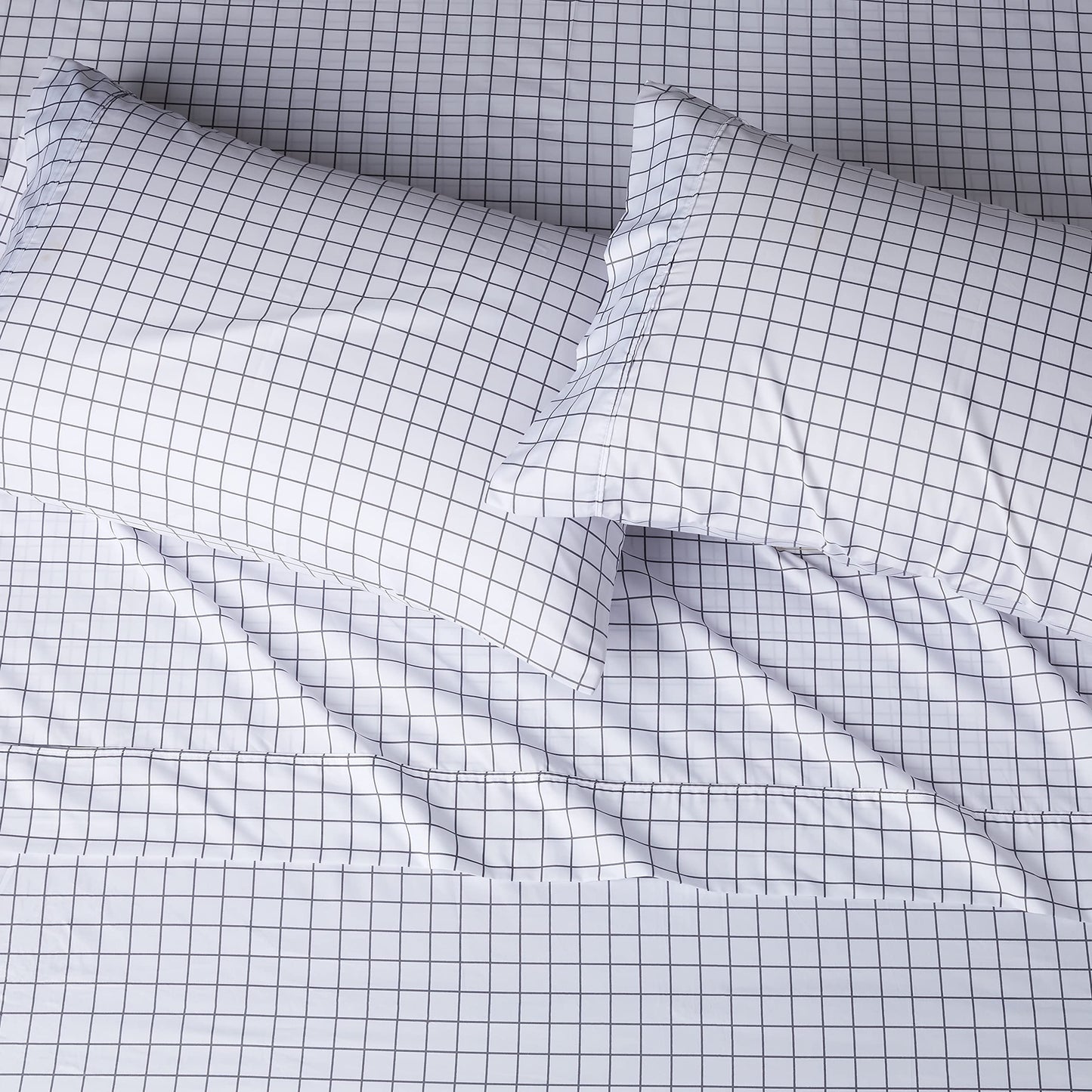 AmazonBasics Light-Weight Microfiber Sheet Set - Full, Black