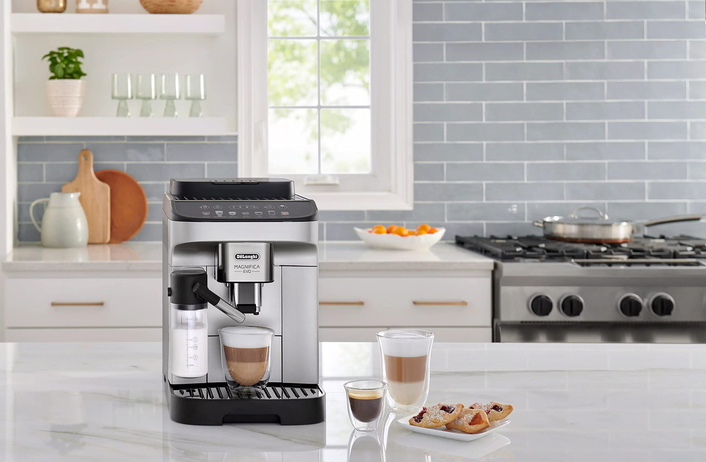 De'Longhi ECAM29084SB Magnifica Evo with LatteCrema System Coffee and Espresso Machine, Silver