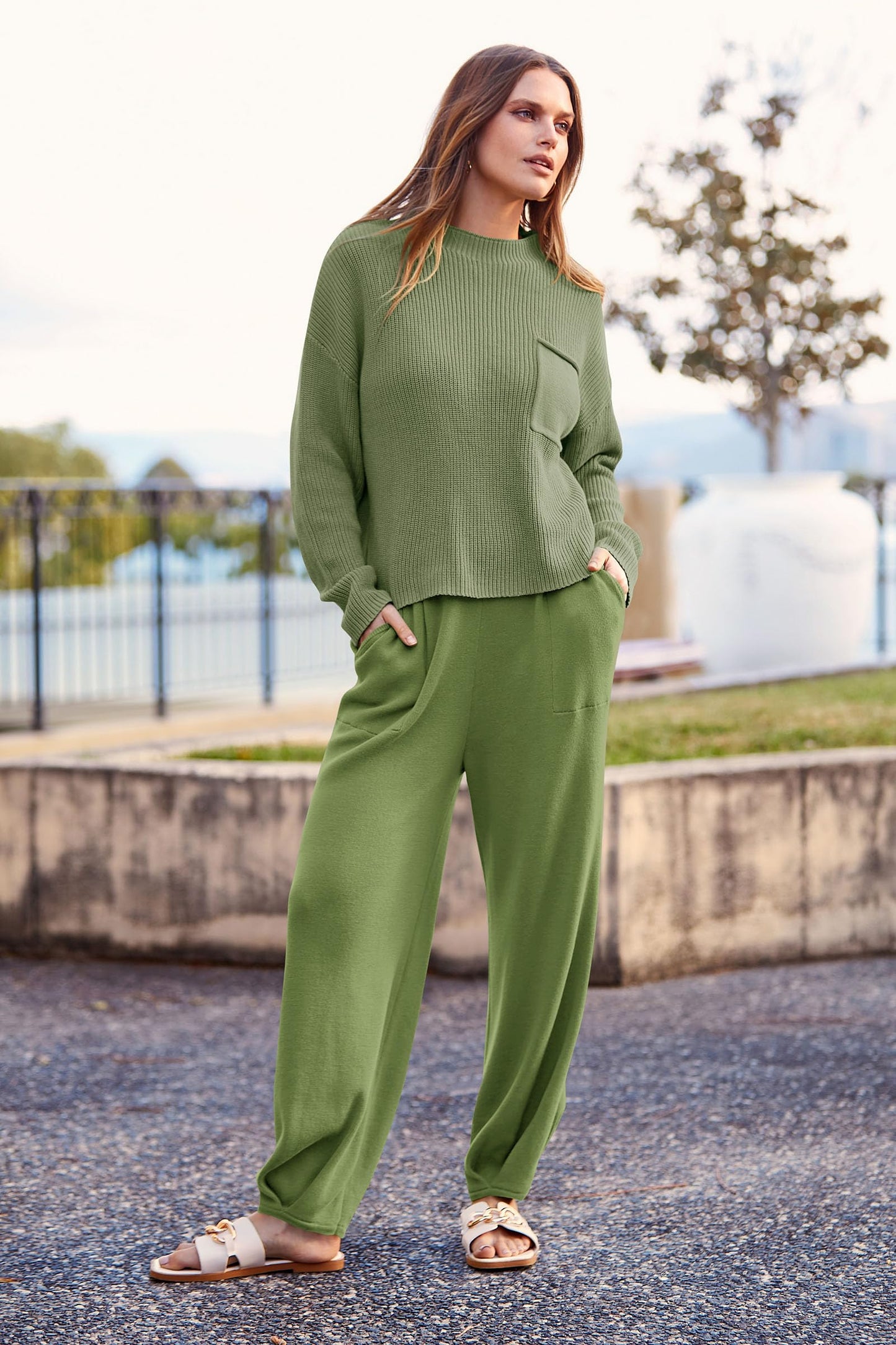 PRETTYGARDEN Women's 2 Piece Tracksuit Outfit Long Sleeve Pullover Top High Waisted Sweatpants with Pockets (Dark Green,Small)